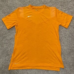 Nike Men’s Dri_Fit running shirt orange size M like new in good condition